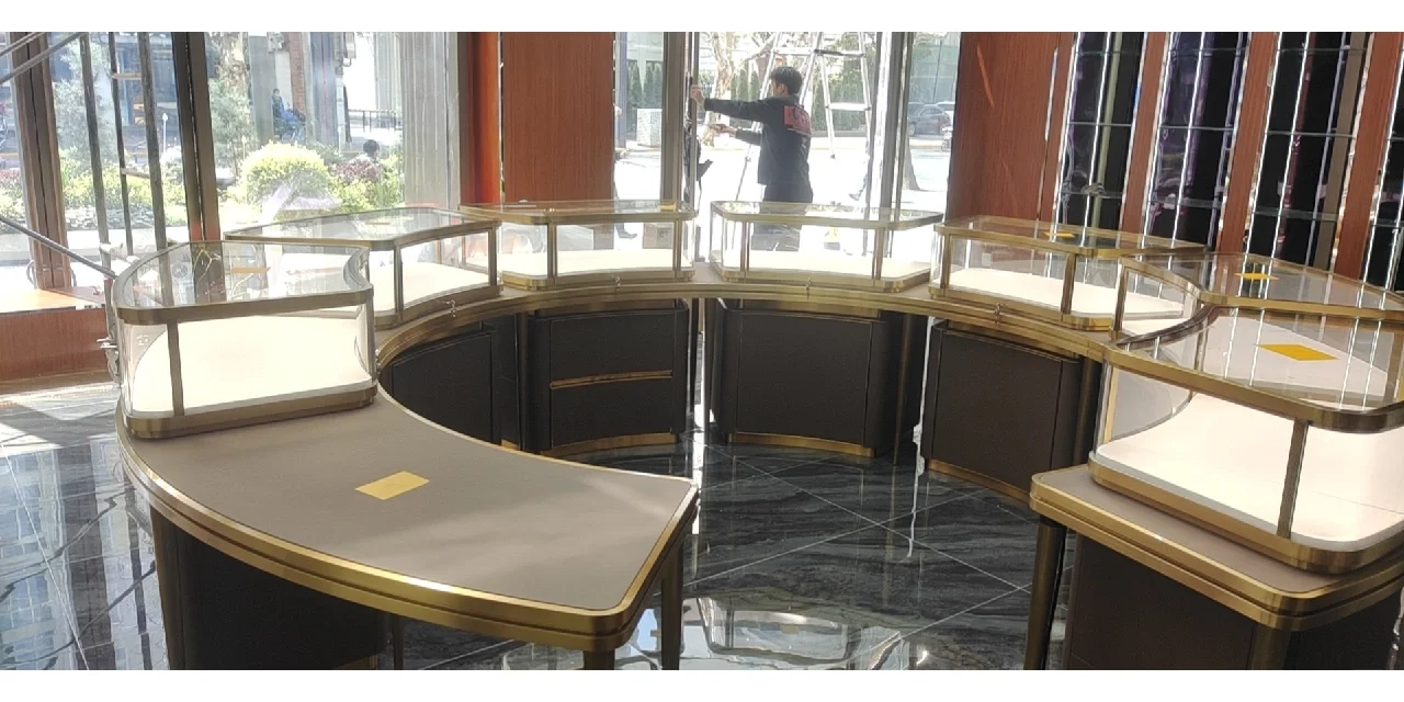 Magasin d'optique et de bijouterie Cas 5 Magasin d'optique et de bijouterie Cas 5