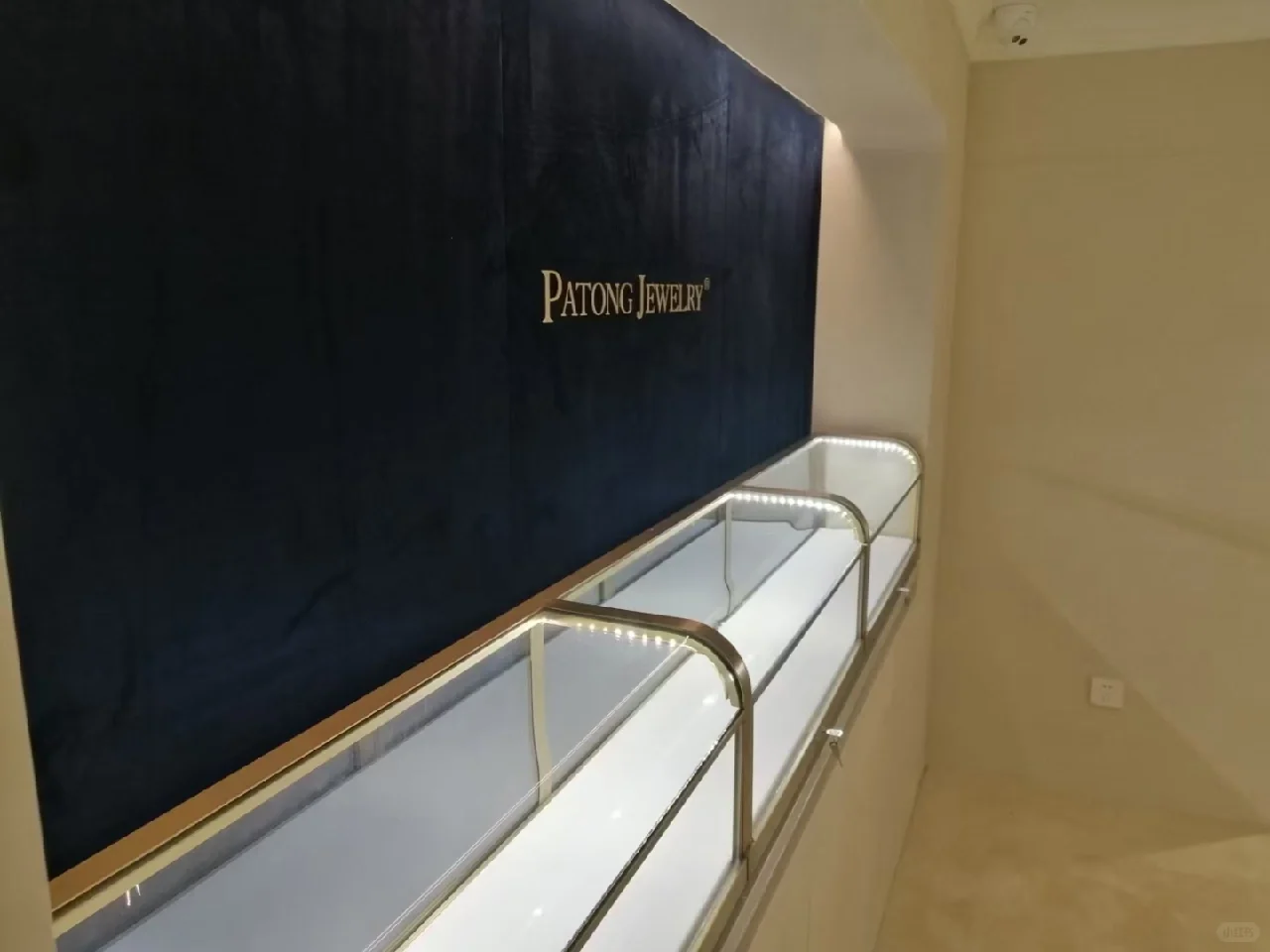 Magasin d'optique et de bijouterie Cas 3 Magasin d'optique et de bijouterie Cas 3