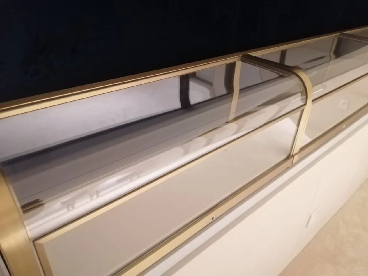 Magasin d'optique et de bijouterie Cas 3 Magasin d'optique et de bijouterie Cas 3