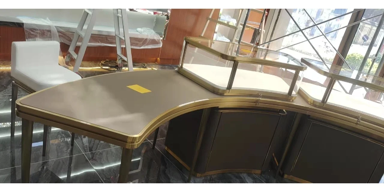 Magasin d'optique et de bijouterie Cas 5 Magasin d'optique et de bijouterie Cas 5